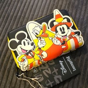 Nwt Loungefly disney mickey n friends zip wallet new